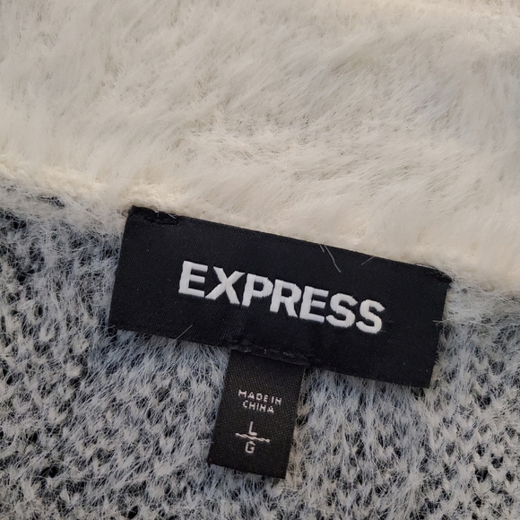 EXPRESS Furry Buffalo Check Cozy Soft Cabincore Sweater L - Picture 6 of 10